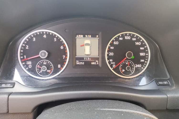 Used Volkswagen Tiguan 2012 2.0 TSI Comfort Edition Instrument Cluster