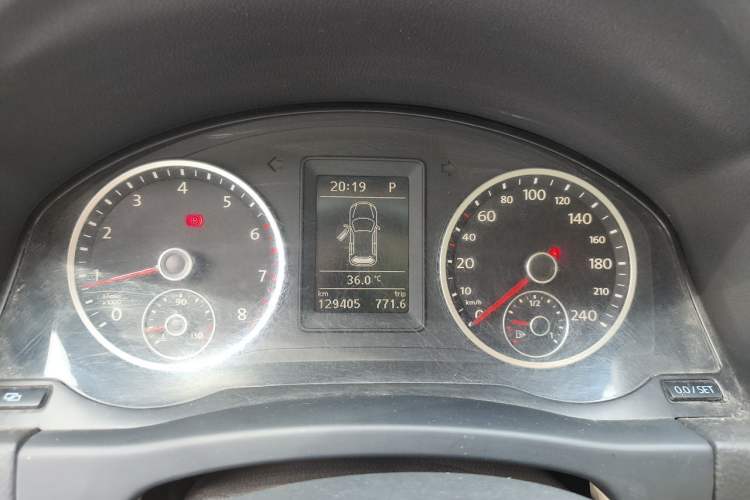 Used Volkswagen Tiguan 2012 2.0 TSI Automatic All-Wheel Drive Flagship Edition Instrument Cluster