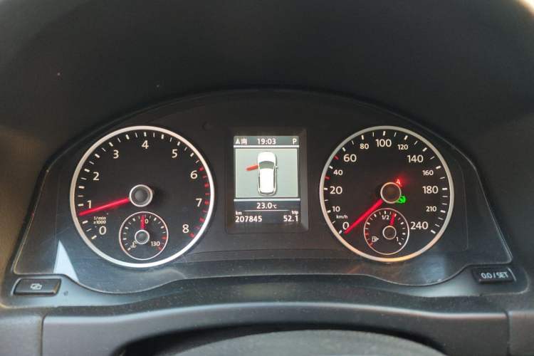 Used Volkswagen Tiguan 2012 2.0 TSI Comfort Edition Instrument Cluster