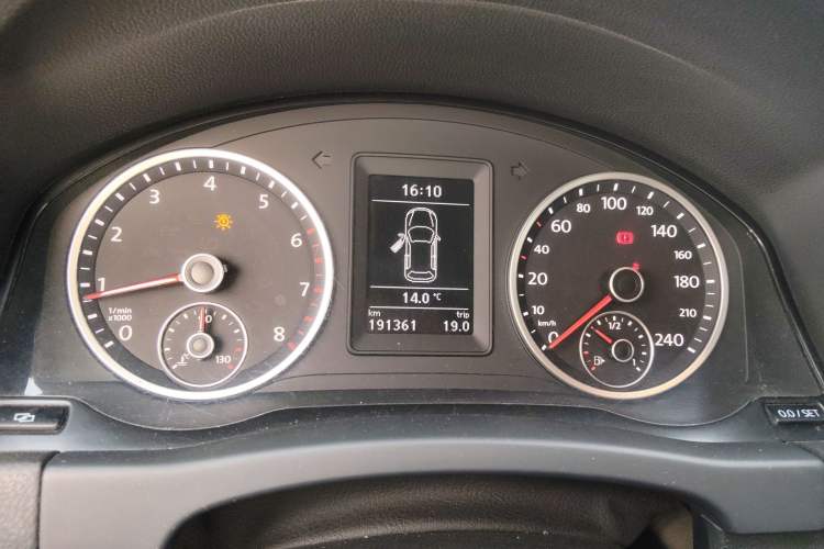 Used Volkswagen Tiguan 2012 1.8TSI Manual Two-Wheel Drive Enjoyment Edition Instrument Cluster
