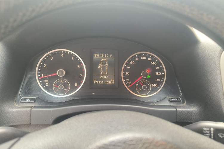 Used Volkswagen Tiguan 2012 1.8TSI Automatic All-Wheel Drive Elite Edition Instrument Cluster