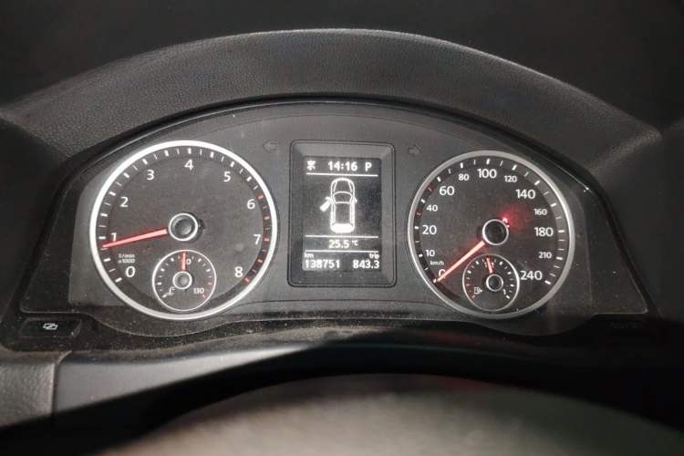 Used Volkswagen Tiguan 2012 1.8TSI Automatic Two-Wheel Drive Elite Edition Instrument Cluster