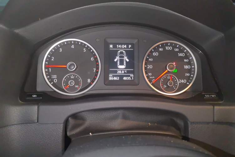 Used Volkswagen Tiguan 2012 1.8TSI Automatic All-Wheel Drive Elite Edition Instrument Cluster