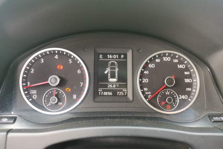 Used Volkswagen Tiguan 2012 2.0 TSI Automatic All-Wheel Drive Elite Edition Instrument Cluster