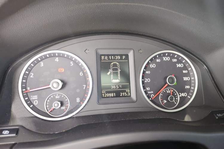 Used Volkswagen Tiguan 2012 1.8TSI Automatic Two-Wheel Drive Elite Edition Instrument Cluster