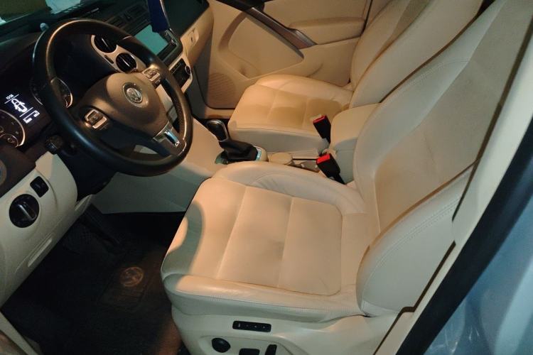 Used Volkswagen Tiguan 2012 2.0 TSI Automatic All-Wheel Drive Flagship Edition Left Front Seat