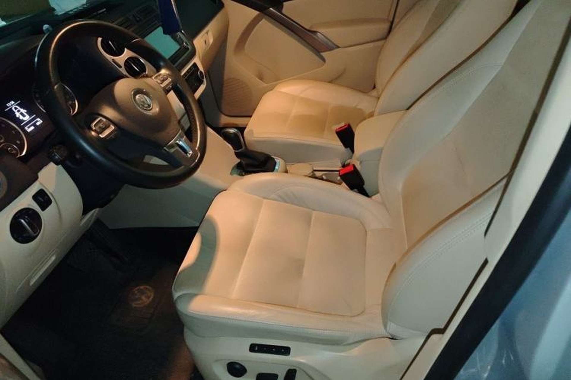 Used Volkswagen Tiguan 2012 2.0 TSI Automatic All-Wheel Drive Flagship Edition Left Front Seat