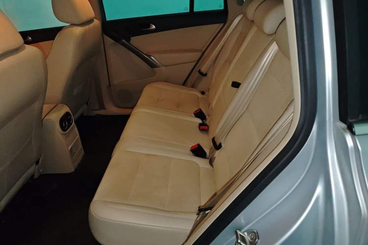 Used Volkswagen Tiguan 2012 2.0 TSI Automatic All-Wheel Drive Flagship Edition Left Rear Seat
