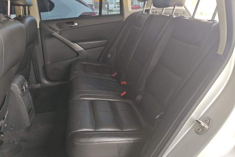 Used Volkswagen Tiguan 2012 1.8TSI Automatic Two-Wheel Drive Elite Edition Left Rear Seat