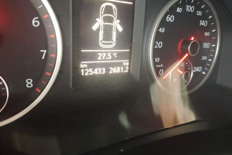 Used Volkswagen Tiguan 2012 1.8TSI Automatic Two-Wheel Drive Urban Edition Odometer Close Up