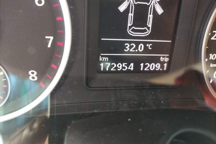 Used Volkswagen Tiguan 2012 1.8TSI Automatic Two-Wheel Drive Elite Edition Odometer Close Up