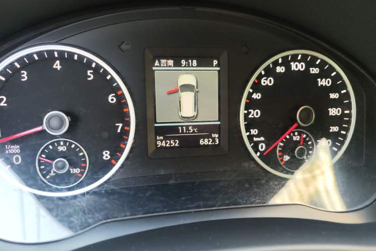 Used Volkswagen Tiguan 2012 2.0 TSI Comfort Edition Odometer Close Up
