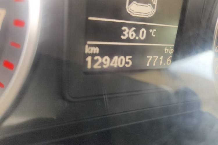 Used Volkswagen Tiguan 2012 2.0 TSI Automatic All-Wheel Drive Flagship Edition Odometer Close Up