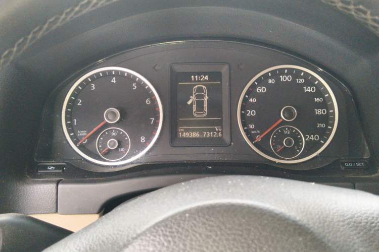 Used Volkswagen Tiguan 2012 1.8TSI Automatic Two-Wheel Drive Trend Edition Odometer Close Up