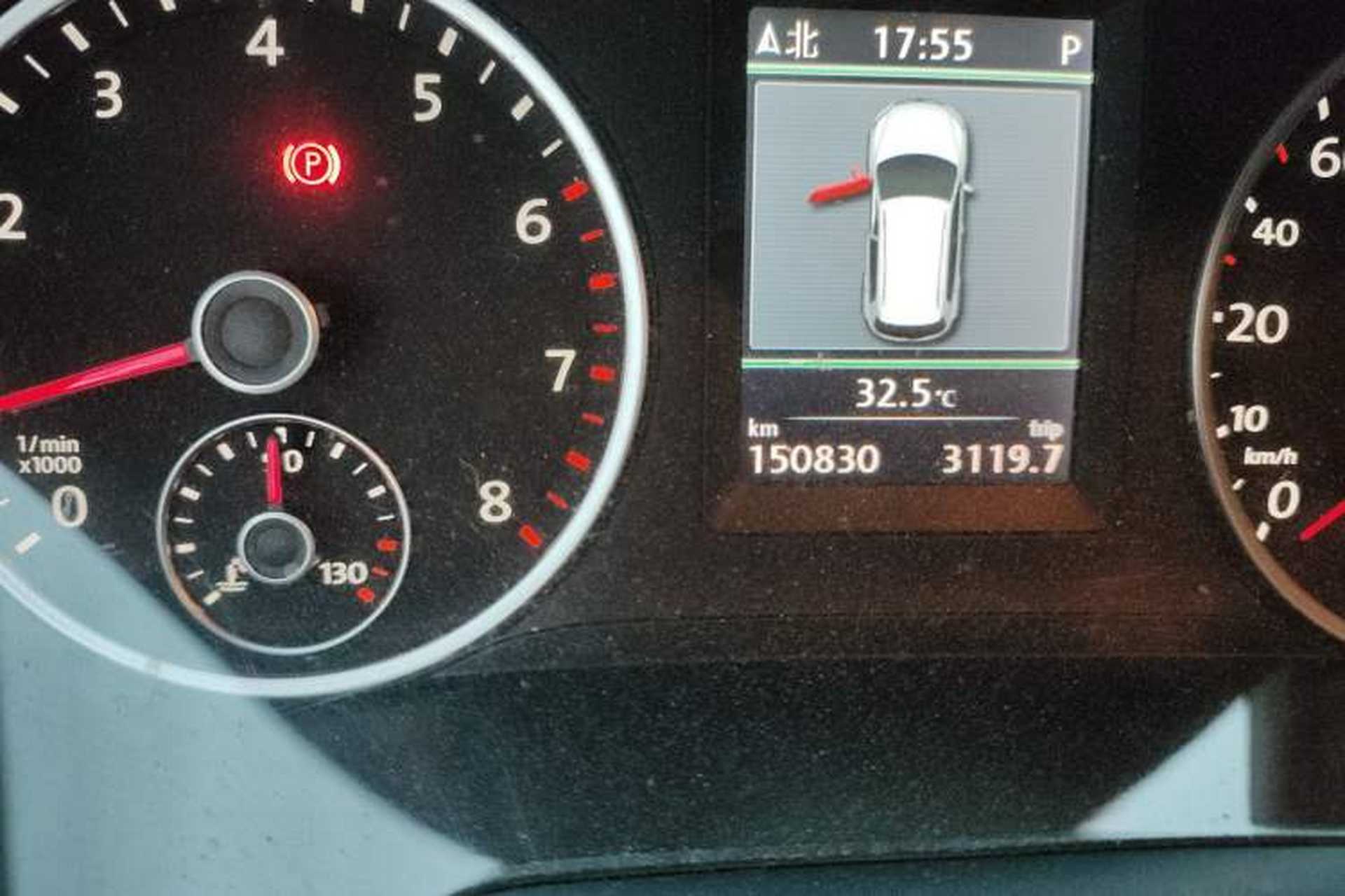 Used Volkswagen Tiguan 2012 2.0 TSI Luxury Edition Odometer Close Up