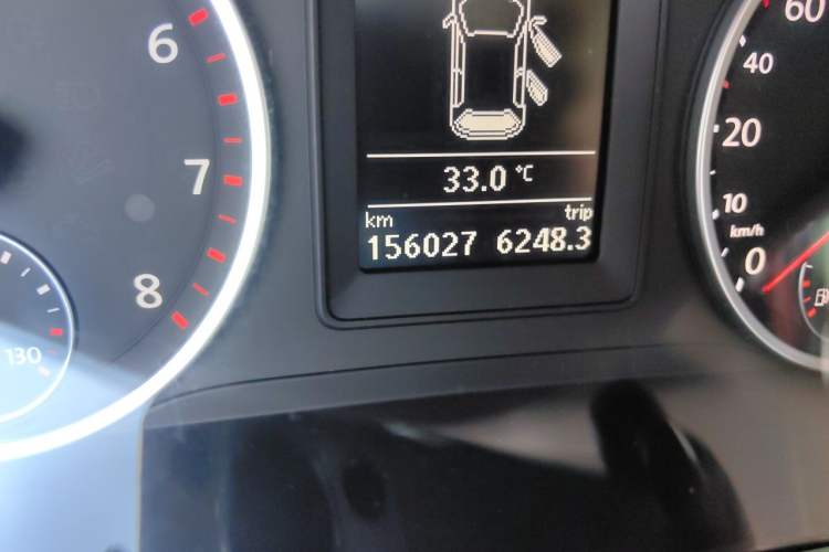 Used Volkswagen Tiguan 2012 2.0 TSI Automatic All-Wheel Drive Elite Edition Odometer Close Up