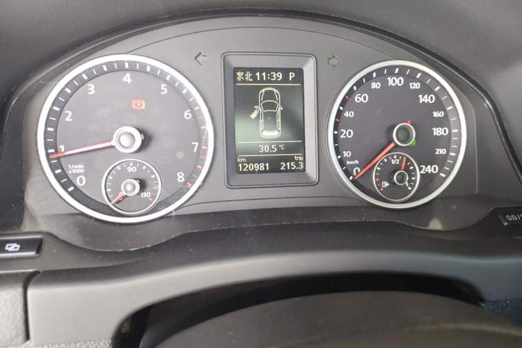 Used Volkswagen Tiguan 2012 1.8TSI Automatic Two-Wheel Drive Elite Edition Odometer Close Up