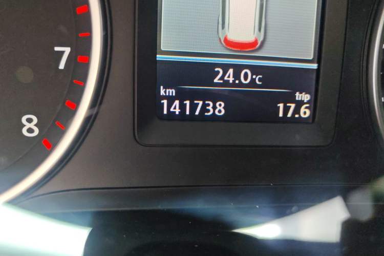 Used Volkswagen Tiguan 2012 2.0 TSI Comfort Edition Odometer Close Up