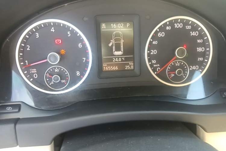 Used Volkswagen Tiguan 2012 1.8TSI Automatic Two-Wheel Drive Elite Edition Odometer Close Up