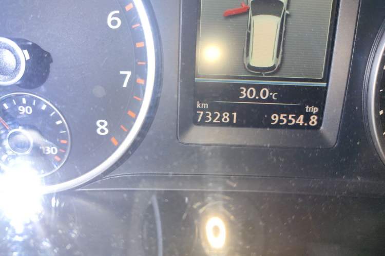 Used Volkswagen Tiguan 2012 2.0 TSI Luxury Edition Odometer Close Up