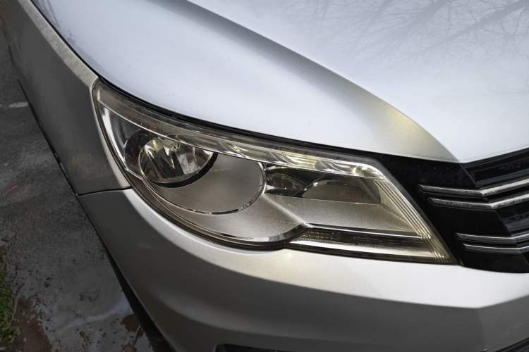 Used Volkswagen Tiguan 2012 1.8TSI Automatic Two-Wheel Drive Trend Edition Right Front Headlight