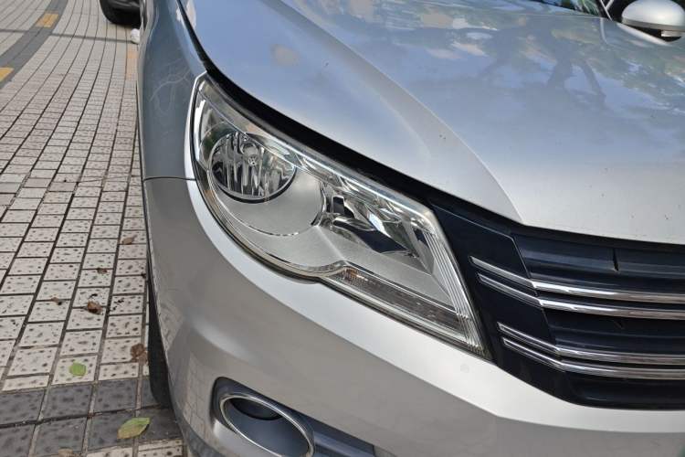 Used Volkswagen Tiguan 2012 1.8TSI Automatic Two-Wheel Drive Elite Edition Right Front Headlight