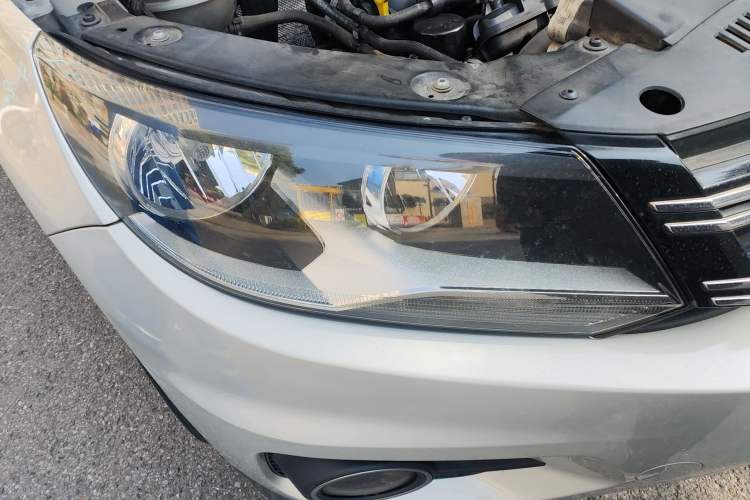 Used Volkswagen Tiguan 2012 2.0 TSI Comfort Edition Right Front Headlight