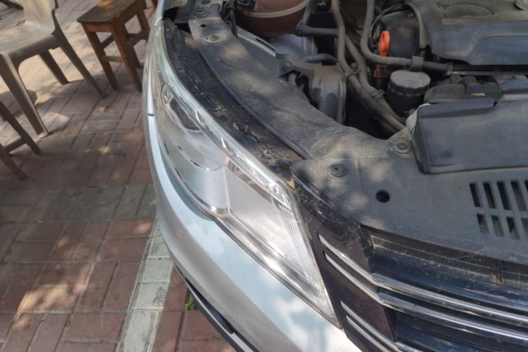 Used Volkswagen Tiguan 2012 1.8TSI Manual Two-Wheel Drive Urban Edition Right Front Headlight