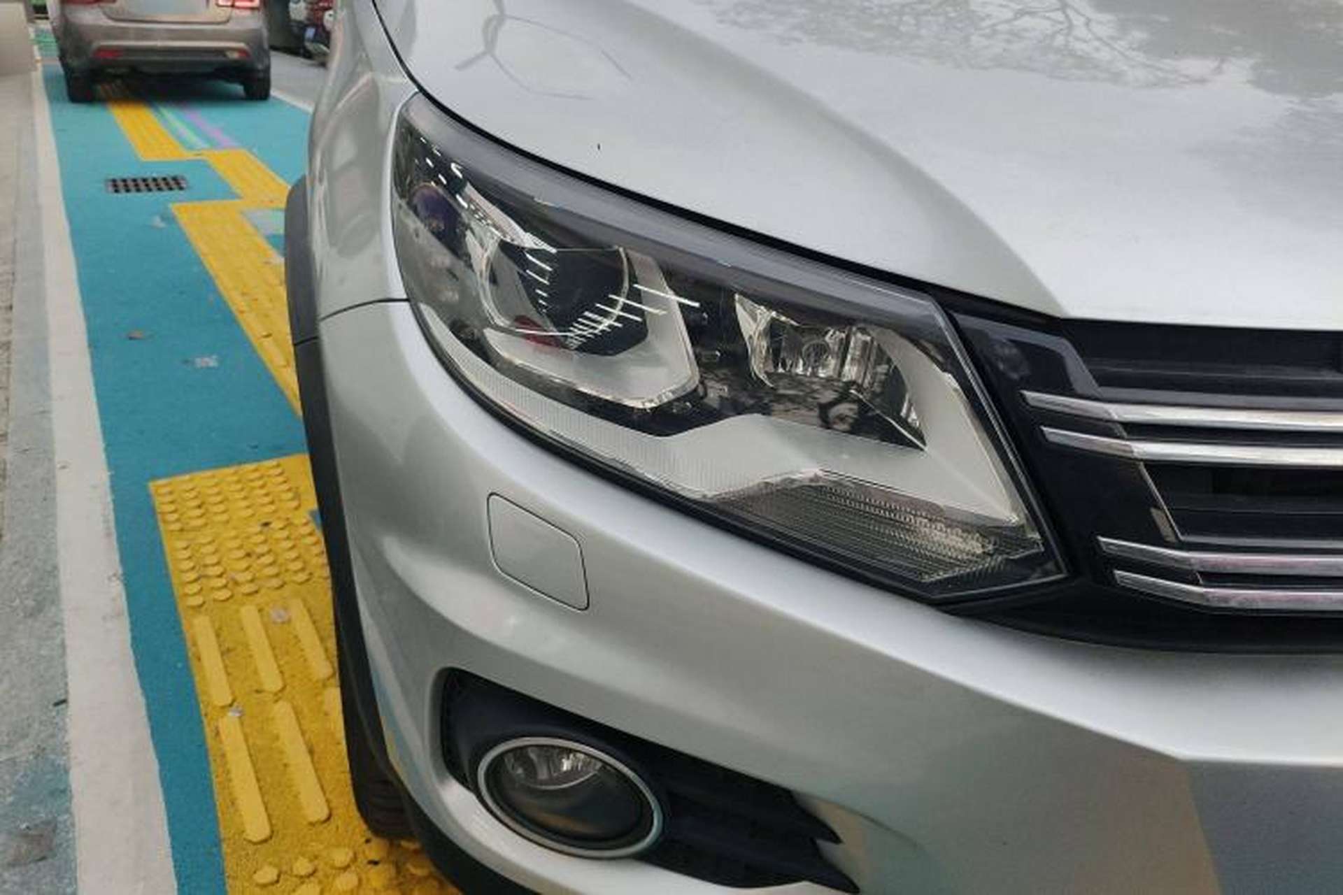 Used Volkswagen Tiguan 2012 2.0 TSI Luxury Edition Right Front Headlight