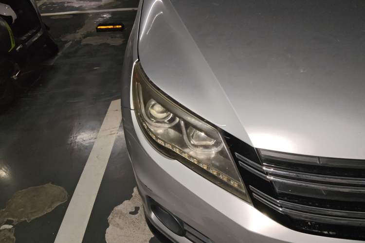 Used Volkswagen Tiguan 2012 1.8TSI Automatic Two-Wheel Drive Trend Edition Right Front Headlight
