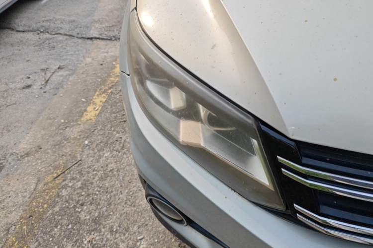Used Volkswagen Tiguan 2012 2.0 TSI Comfort Edition Right Front Headlight