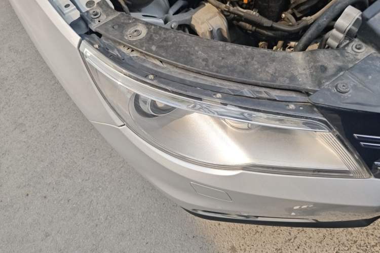 Used Volkswagen Tiguan 2012 2.0 TSI Automatic All-Wheel Drive Flagship Edition Right Front Headlight