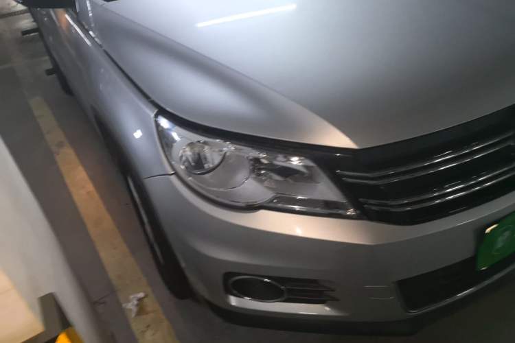 Used Volkswagen Tiguan 2012 1.8TSI Automatic All-Wheel Drive Elite Edition Right Front Headlight