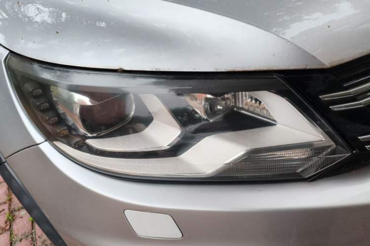 Used Volkswagen Tiguan 2012 2.0 TSI Luxury Edition Right Front Headlight