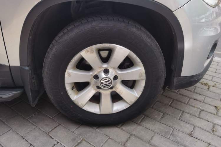 Used Volkswagen Tiguan 2012 1.8TSI Automatic All-Wheel Drive Fashion Edition Right Front Wheel Hub