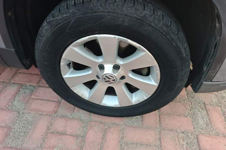 Used Volkswagen Tiguan 2012 1.8TSI Automatic Two-Wheel Drive Trend Edition Right Front Wheel Hub