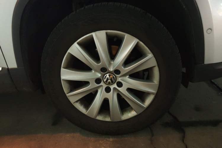 Used Volkswagen Tiguan 2012 2.0 TSI Automatic All-Wheel Drive Flagship Edition Right Front Wheel Hub