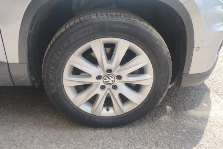 Used Volkswagen Tiguan 2012 2.0 TSI Automatic All-Wheel Drive Flagship Edition Right Front Wheel Hub