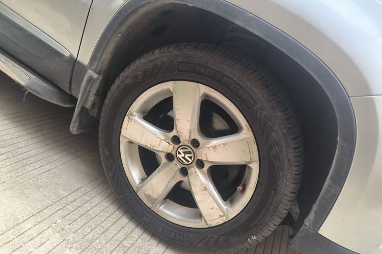 Used Volkswagen Tiguan 2012 1.8TSI Automatic All-Wheel Drive Elite Edition Right Front Wheel Hub