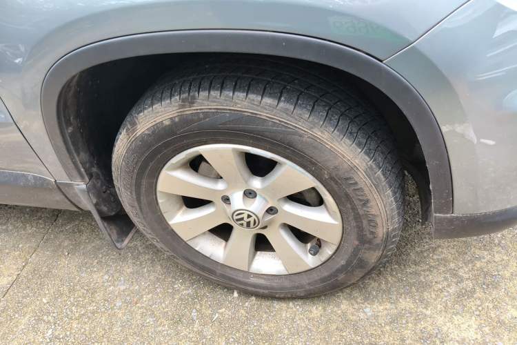 Used Volkswagen Tiguan 2012 1.8TSI Automatic Two-Wheel Drive Trend Edition Right Front Wheel Hub