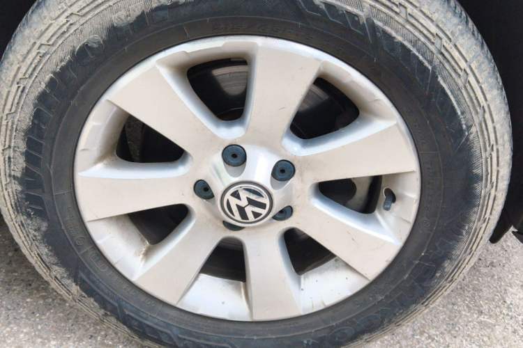 Used Volkswagen Tiguan 2012 1.8TSI Automatic Two-Wheel Drive Trend Edition Right Front Wheel Hub