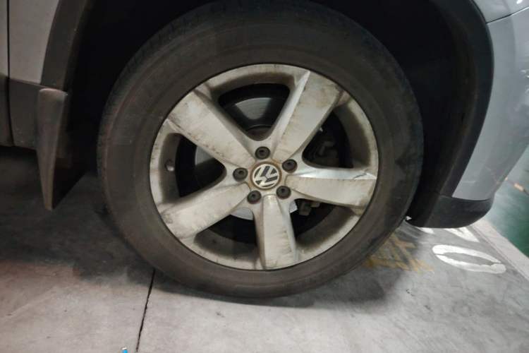 Used Volkswagen Tiguan 2012 1.8TSI Automatic Two-Wheel Drive Elite Edition Right Front Wheel Hub