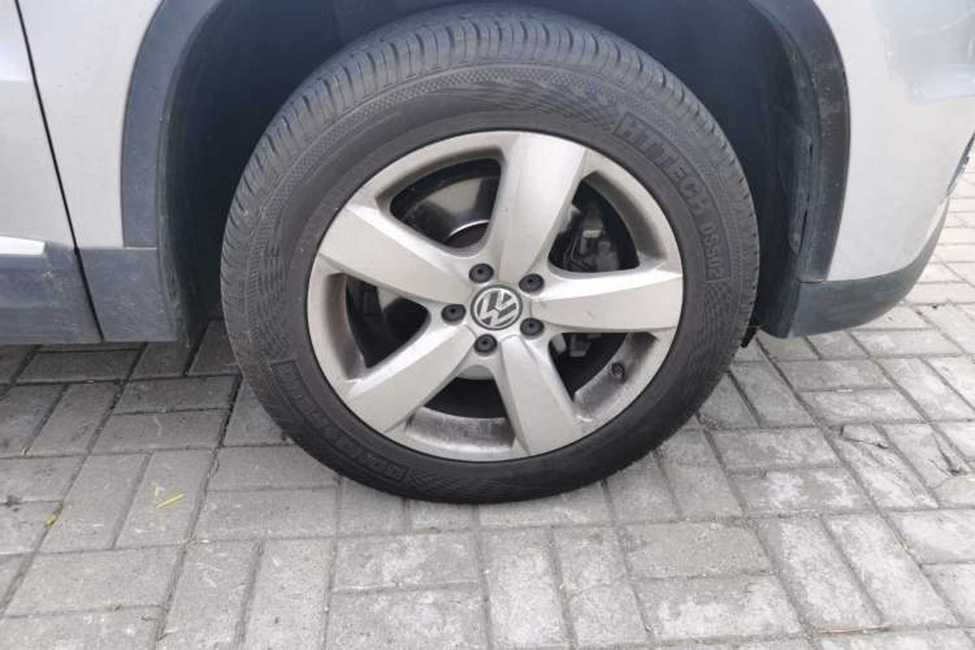 Used Volkswagen Tiguan 2012 2.0 TSI Automatic All-Wheel Drive Elite Edition Right Front Wheel Hub