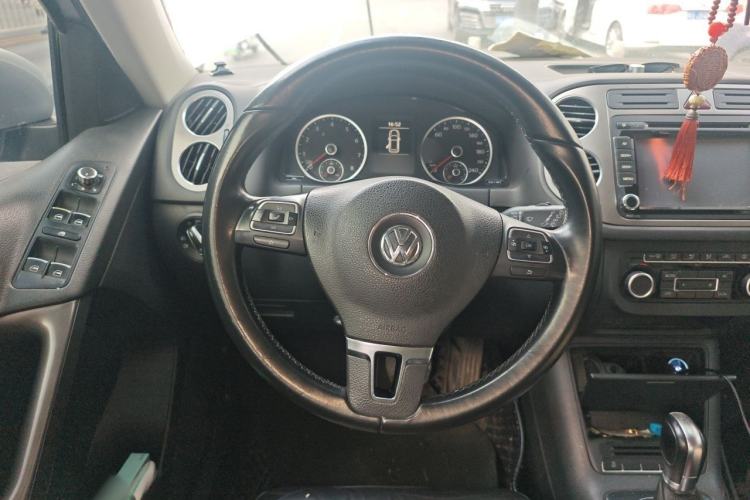 Used Volkswagen Tiguan 2012 1.8TSI Automatic Two-Wheel Drive Trend Edition Steering Wheel