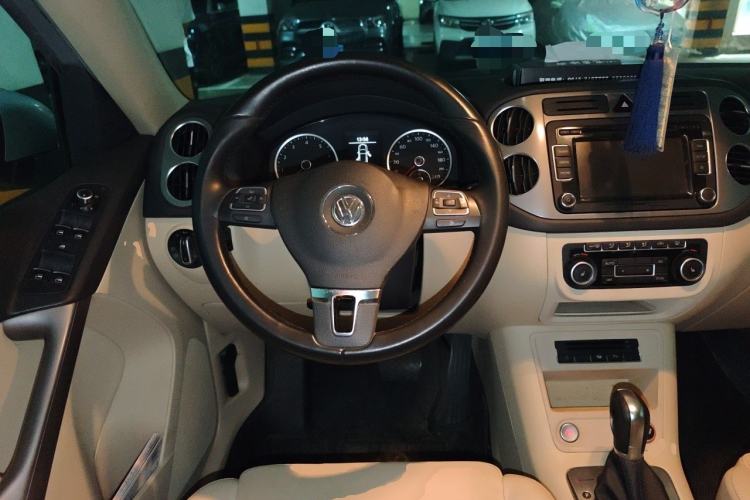 Used Volkswagen Tiguan 2012 2.0 TSI Automatic All-Wheel Drive Flagship Edition Steering Wheel