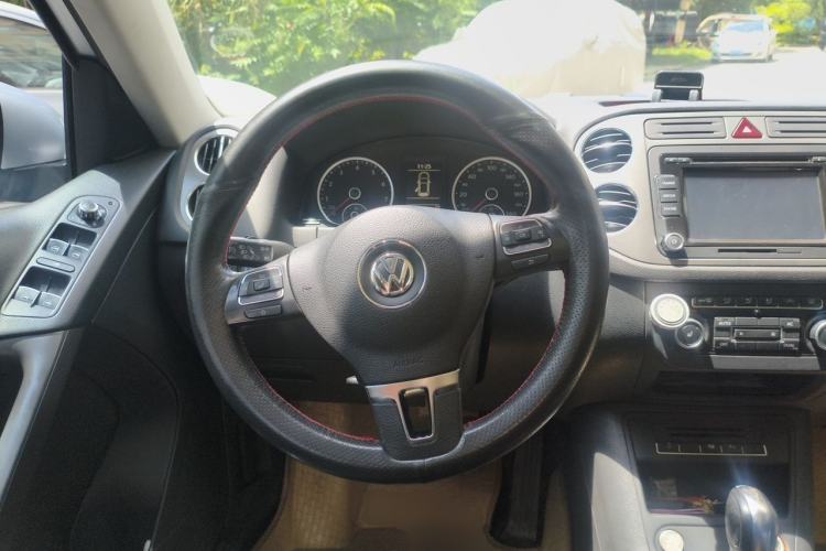 Used Volkswagen Tiguan 2012 2.0 TSI Automatic All-Wheel Drive Flagship Edition Steering Wheel