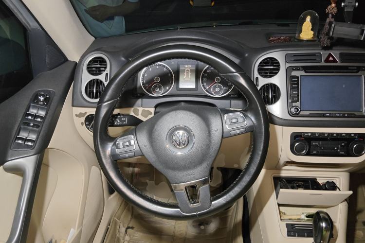 Used Volkswagen Tiguan 2012 1.8TSI Automatic Two-Wheel Drive Trend Edition Steering Wheel
