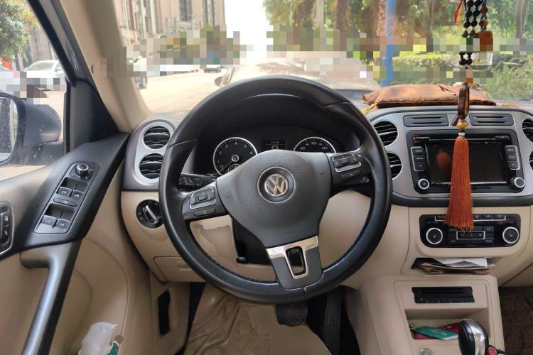 Used Volkswagen Tiguan 2012 2.0 TSI Automatic All-Wheel Drive Elite Edition Steering Wheel