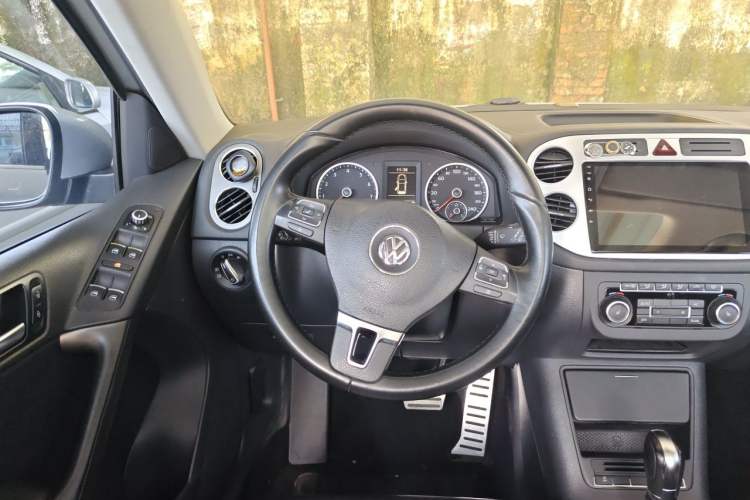 Used Volkswagen Tiguan 2012 1.8TSI Automatic Two-Wheel Drive Elite Edition Steering Wheel
