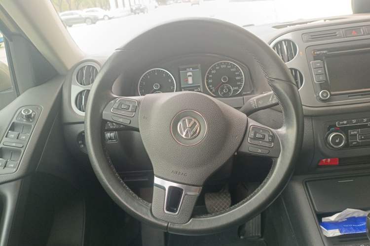 Used Volkswagen Tiguan 2012 2.0 TSI Comfort Edition Steering Wheel
